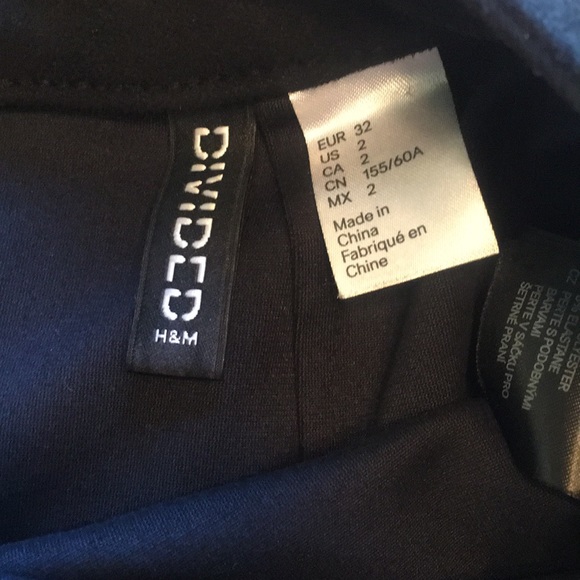 H&M divided black fringe mini skirt - Picture 2 of 3